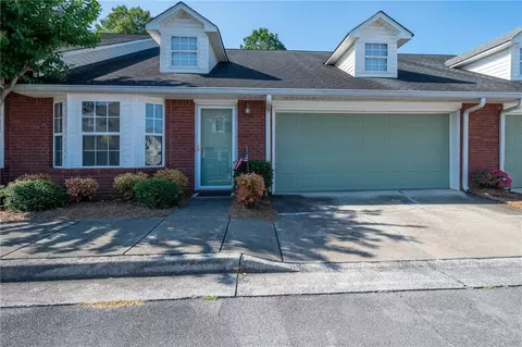 108 Mill Stone Dr, Calhoun, GA 30701