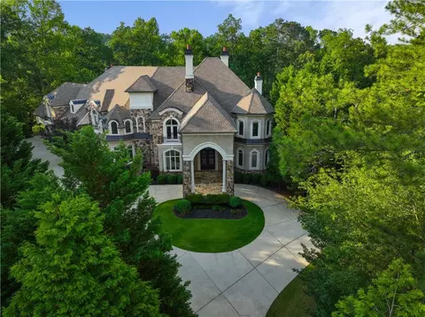 13560 Blakmaral Ln, Alpharetta, GA 30004