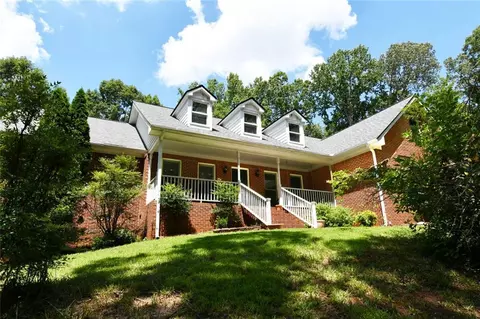 336 Oconee Lane Ln, Commerce, GA 30529
