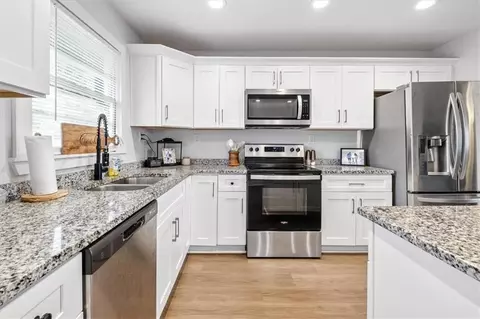 Kitchen - 875 Gadsden Rd, Cave Spring, GA 30124 photo 3 of 6