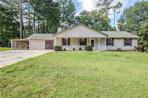 614 Blue Flag Ln, Fairburn, GA 30213
