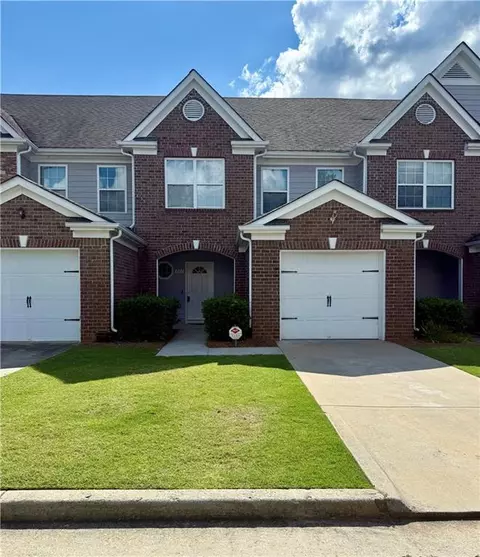 222 Village Dr, Loganville, GA 30052