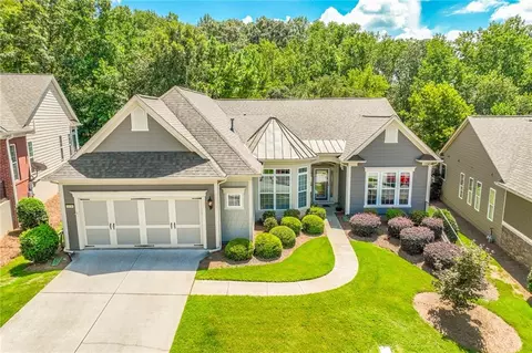 6436 Falling Water Ln, Hoschton, GA 30548