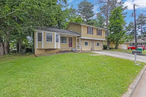 5477 Forest Pines Dr, Lithonia, GA 30058