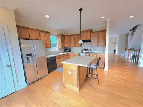 Kitchen - 2785 Blakely Dr, Suwanee, GA 30024 photo 3 of 4