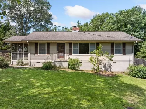 232 Hilltop Ln, Toccoa, GA 30577