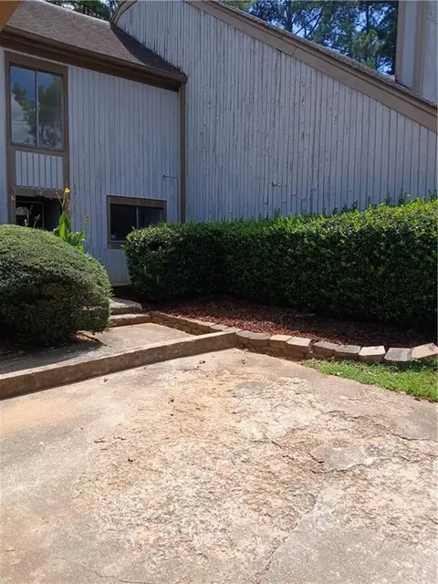 Exterior - 4 Willowick Dr, Stonecrest, GA 30038 photo 1 of 4