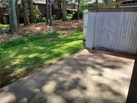 Exterior - 4 Willowick Dr, Stonecrest, GA 30038 photo 3 of 4