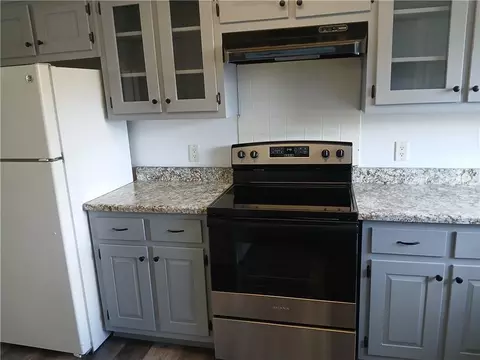 Kitchen - 4 Willowick Dr, Stonecrest, GA 30038 photo 3 of 4