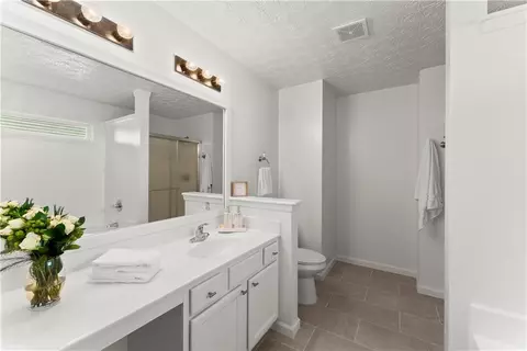 Bath - 110 Oleander Way, Canton, GA 30114 photo 3 of 6