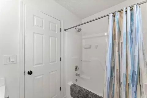 Bath - 110 Oleander Way, Canton, GA 30114 photo 4 of 6