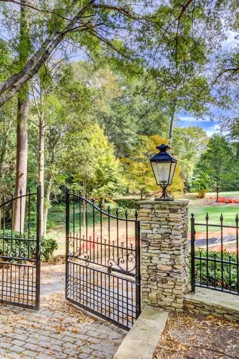 3541 Tuxedo Rd NW, Atlanta, GA 30305