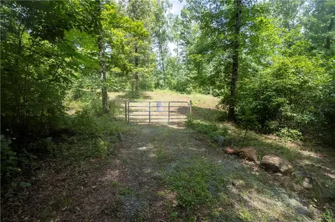 411 Poplar Grove Dr, Thomaston, GA 30286