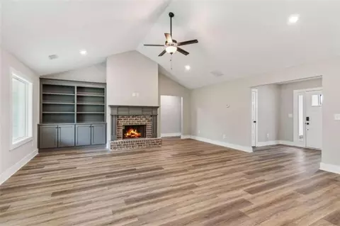 Living - 69 Advent Dr, Winder, GA 30680 photo 3 of 4