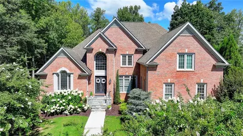 6995 Laurel Oak Dr, Suwanee, GA 30024