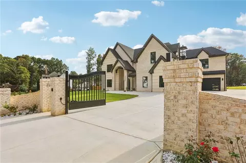 1090 Larosa Dr, Lawrenceville, GA 30043