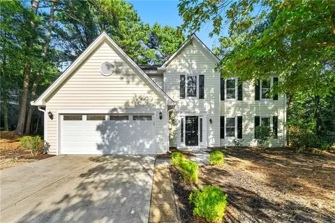 4005 Watkins Glen Dr, Woodstock, GA 30189