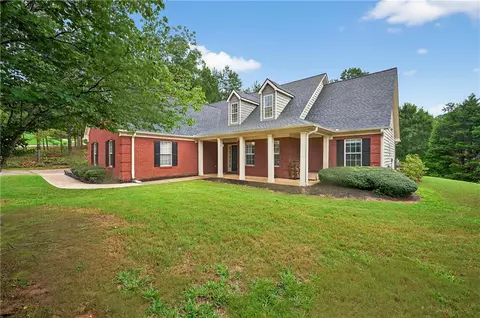 65 Pecan Ln, Oxford, GA 30054