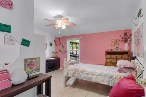 Bedroom - 8024 E Cherokee Dr, Canton, GA 30115 photo 5 of 7