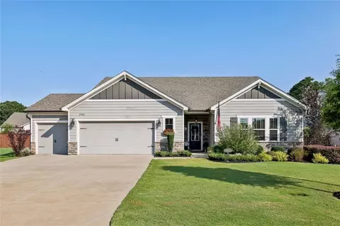 3705 Bridges Ct, Cumming, GA 30040