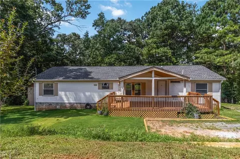 5105 Waterfront Dr SE, Acworth, GA 30102