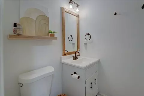 Bath - 1904 Atha Woods Dr, Monroe, GA 30655 photo 3 of 4