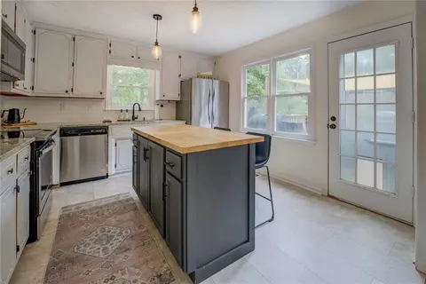 Kitchen - 1904 Atha Woods Dr, Monroe, GA 30655 photo 1 of 3