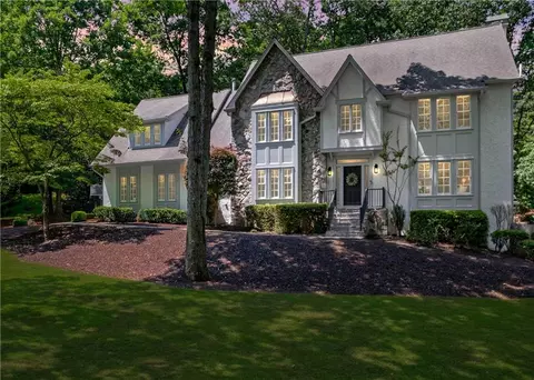 2260 River Cliff Dr, Roswell, GA 30076