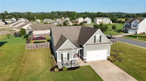 22 Starling Ct, Adairsville, GA 30103