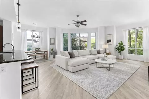 711 Cosmopolitan Dr #207, Atlanta, GA 30324