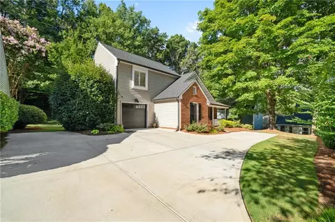 409 Roswell Green Ln, Roswell, GA 30075
