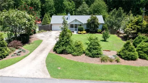 3505 Lakeside Ln, Cumming, GA 30040