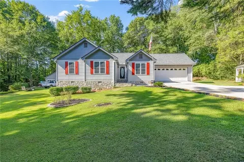 74 Summer Hill Dr, Hoschton, GA 30548