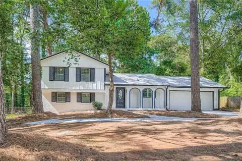 4666 Cedar Ridge Trl, Stone Mountain, GA 30083