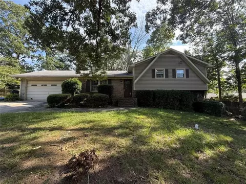 2 Thornwood Dr, Rome, GA 30165