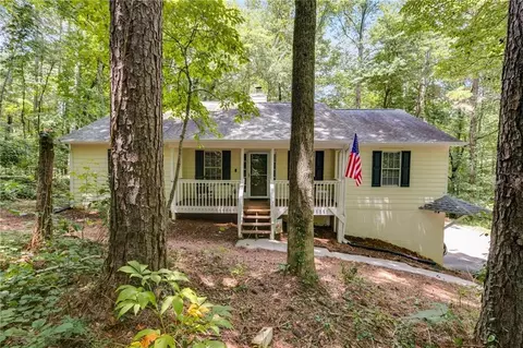 359 Johnstons Dr, Dallas, GA 30157