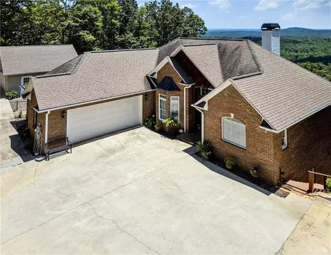 865 Laurel Ridge Rd, Cleveland, GA 30528