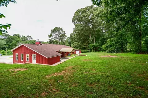Exterior - 125 Point View Ct, Tyrone, GA 30290 photo 7 of 9