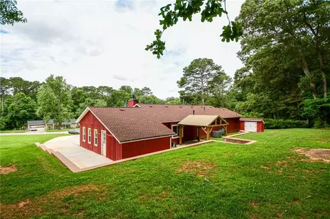 Exterior - 125 Point View Ct, Tyrone, GA 30290 photo 8 of 9