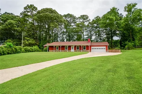 Exterior - 125 Point View Ct, Tyrone, GA 30290 photo 2 of 9
