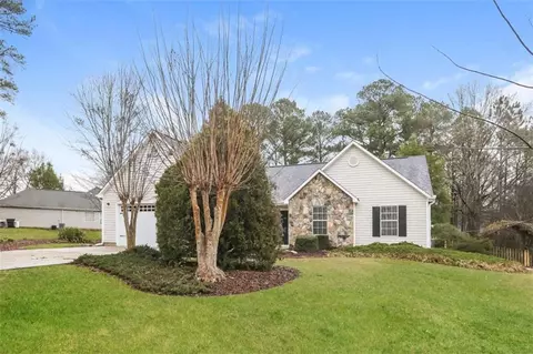 4300 Willow Springs Dr, Loganville, GA 30052