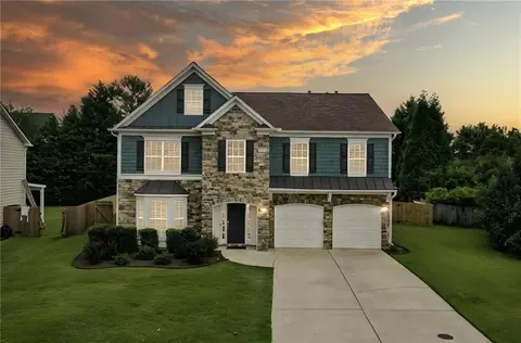 5525 Fieldfreen Dr, Cumming, GA 30028