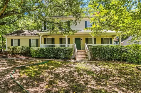 2880 Creekwood Dr, Snellville, GA 30078