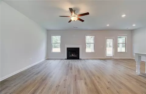 405 Hatcher Ct, Hampton, GA 30228 photo 5