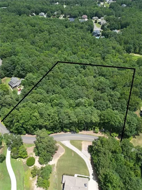 15 Sweetwater Creek Dr, Canton, GA 30114