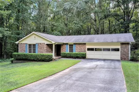 60 Woodland Trce, Stockbridge, GA 30281