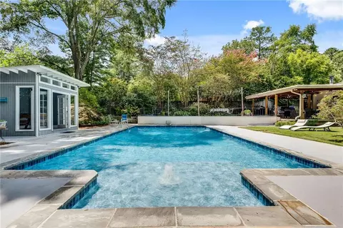 2821 Laurel Ridge Dr, Decatur, GA 30033