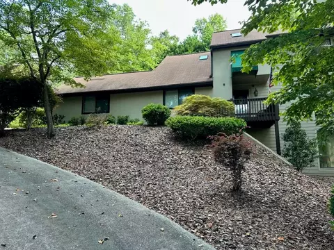 4871 Karls Gate Dr, Marietta, GA 30068