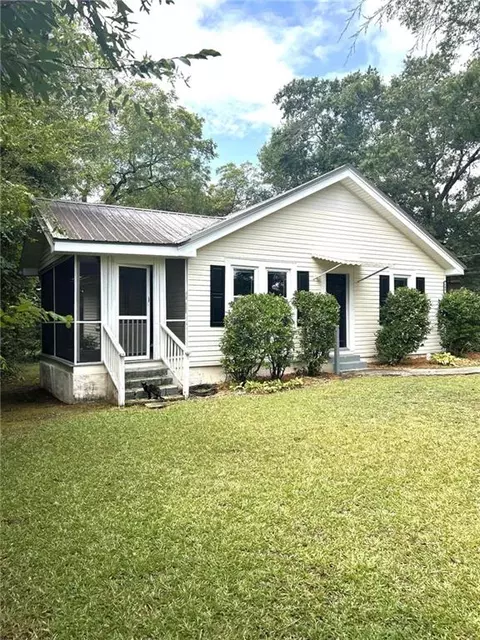 Exterior - 109 Baugh St, Commerce, GA 30529 photo 2 of 14