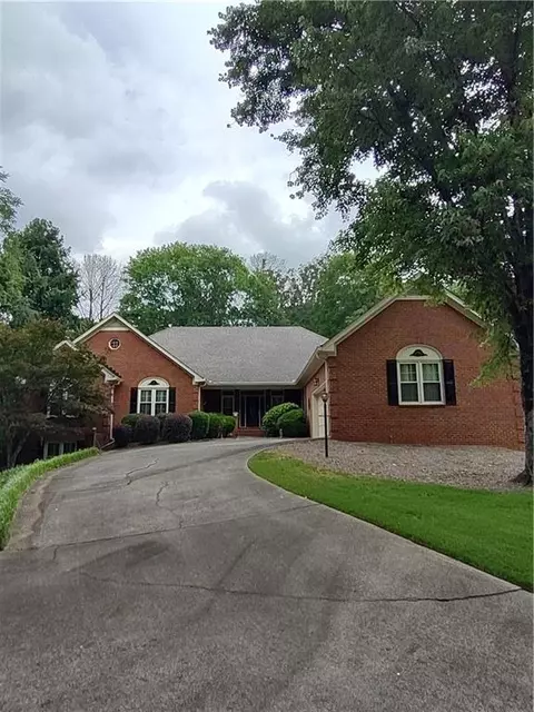 5015 Shadow Path Ln SW, Lilburn, GA 30047